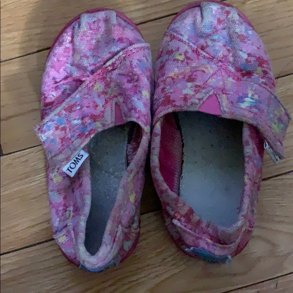 Baby pink Toms